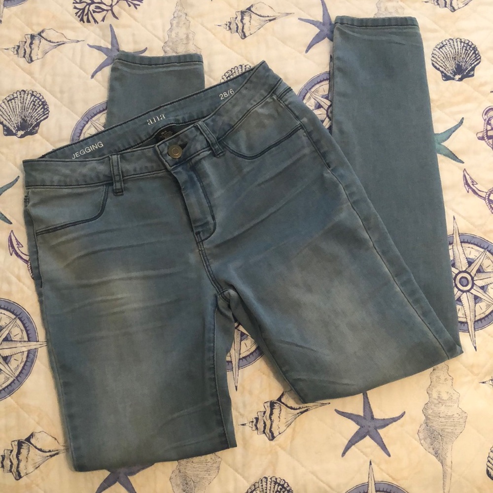 a.n.a light wash jegging